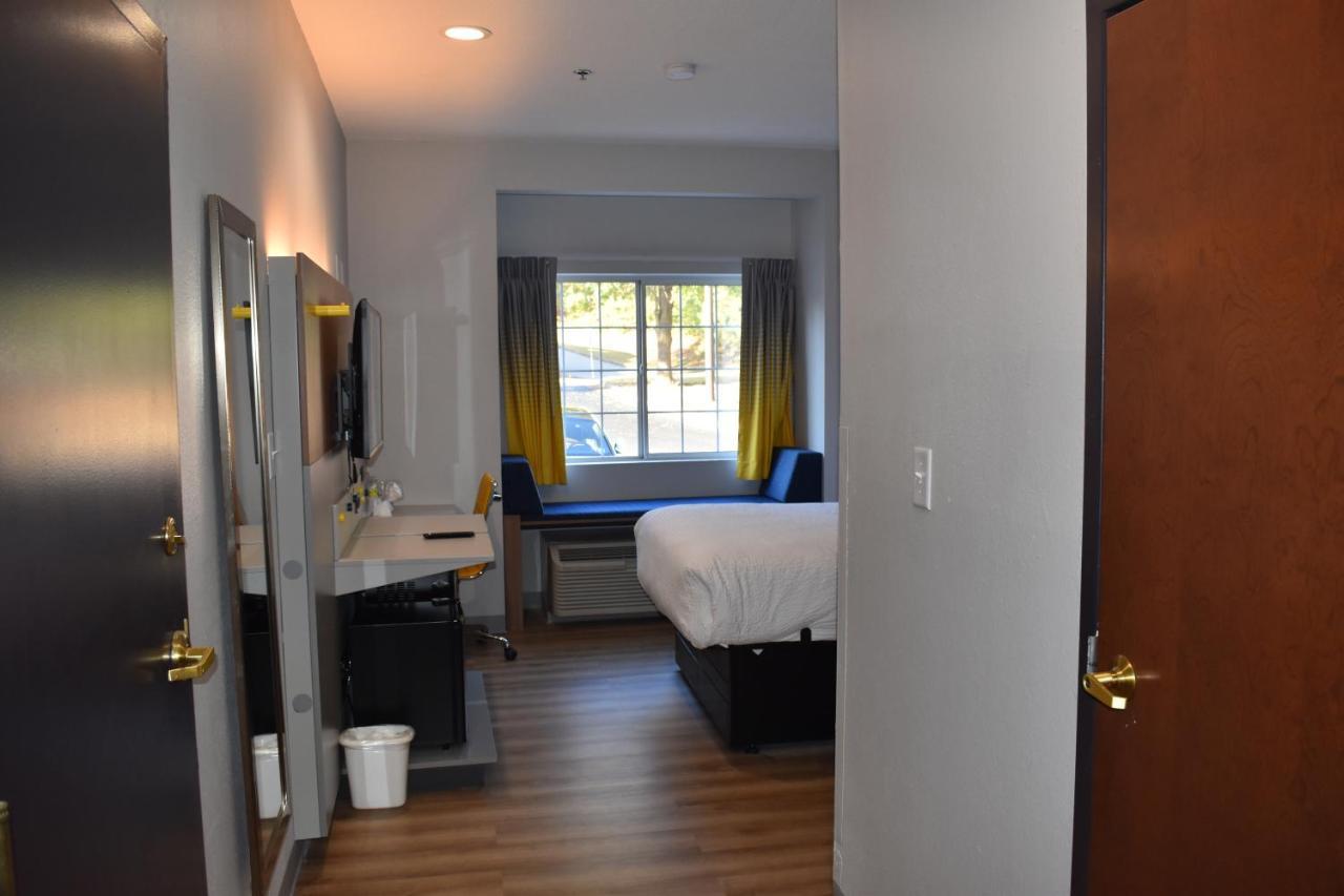 Microtel Inn & Suites By Wyndham Stockbridge/Atlanta I-75 Екстериор снимка