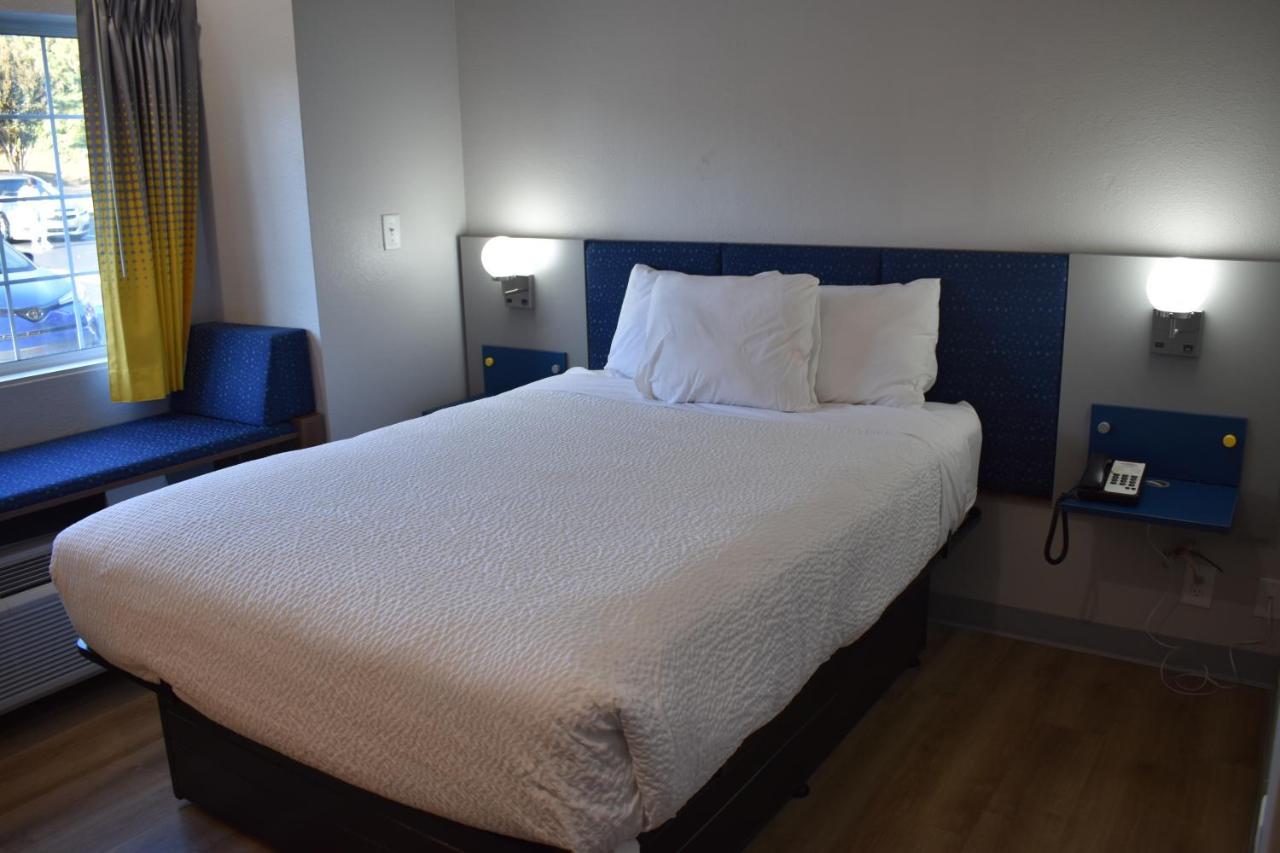 Microtel Inn & Suites By Wyndham Stockbridge/Atlanta I-75 Екстериор снимка